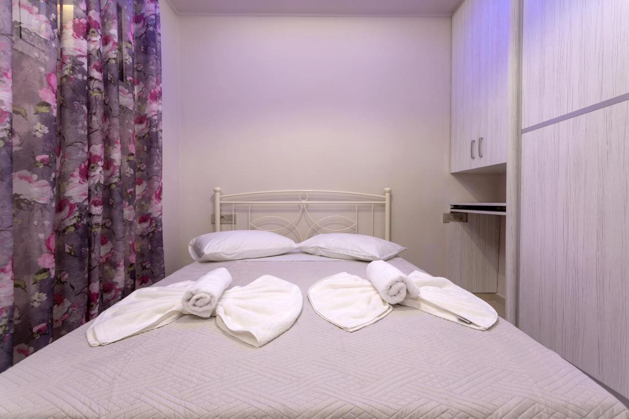 Evia's - New In Town! Apartment *