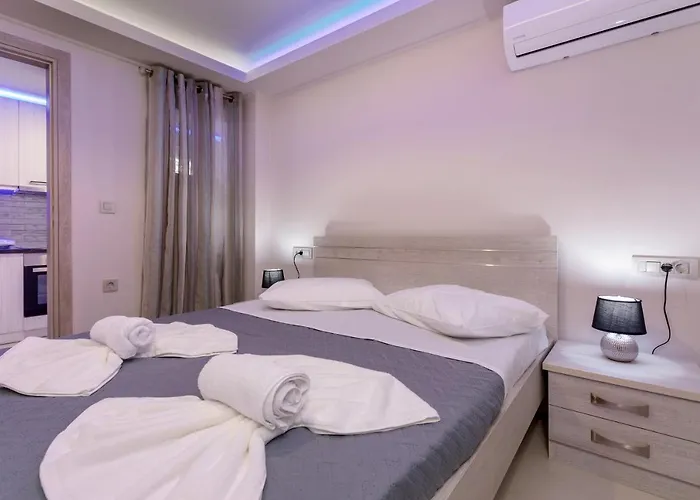 Evia\'S Apartment - New Apartment In Town!